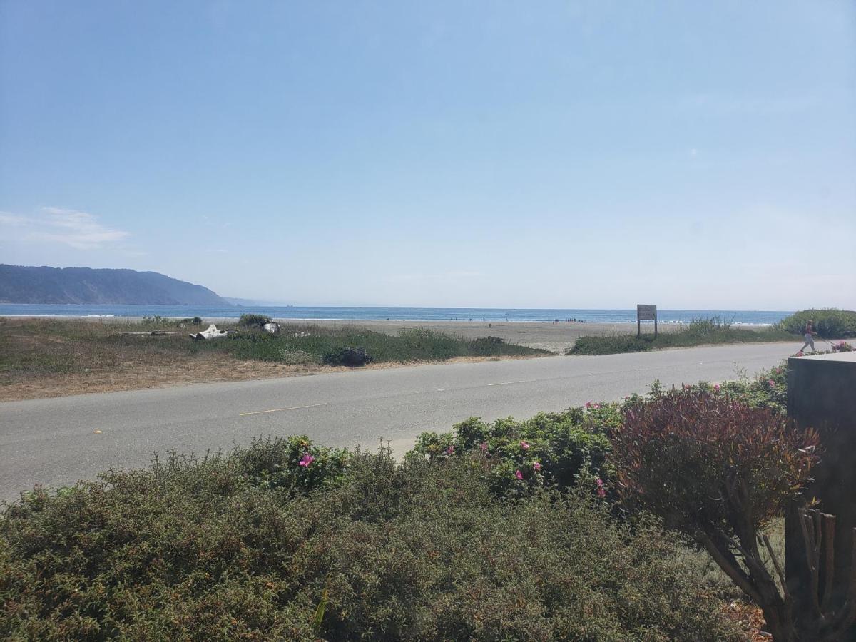 Anchor Beach Inn Кресънт Сити Екстериор снимка