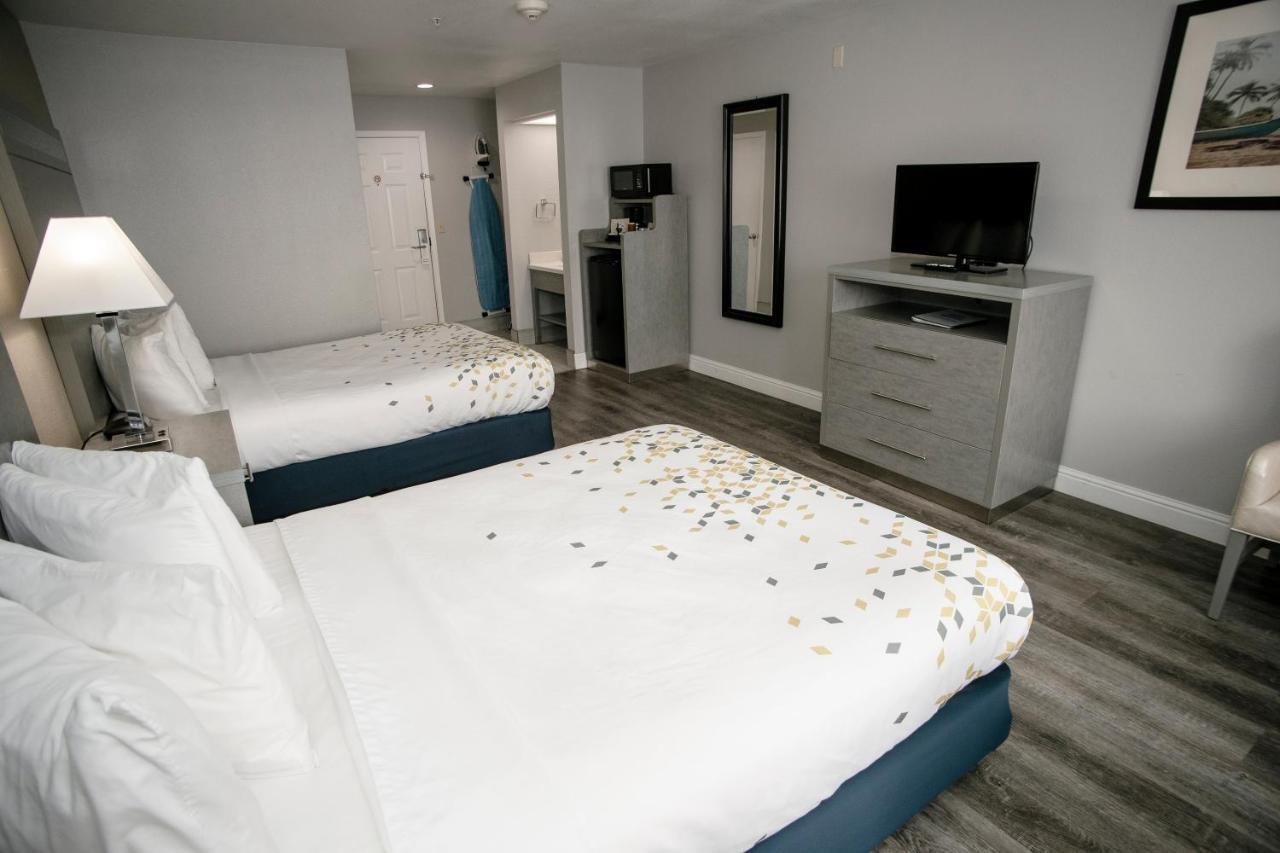 Anchor Beach Inn Кресънт Сити Екстериор снимка