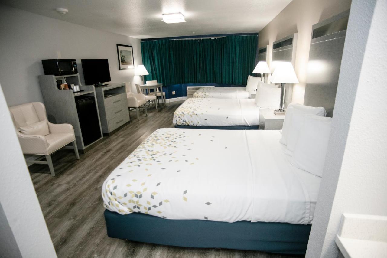 Anchor Beach Inn Кресънт Сити Екстериор снимка