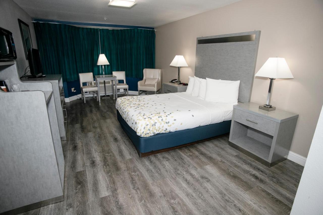 Anchor Beach Inn Кресънт Сити Екстериор снимка