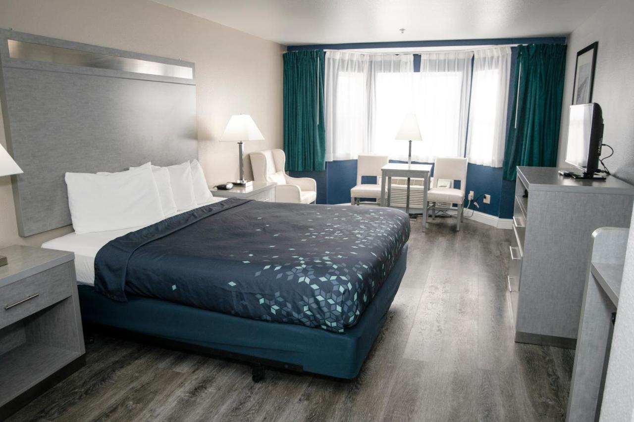 Anchor Beach Inn Кресънт Сити Екстериор снимка