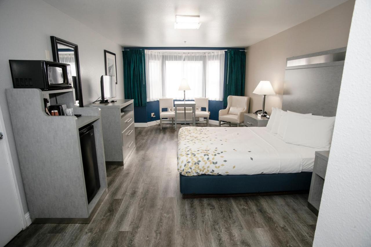 Anchor Beach Inn Кресънт Сити Екстериор снимка